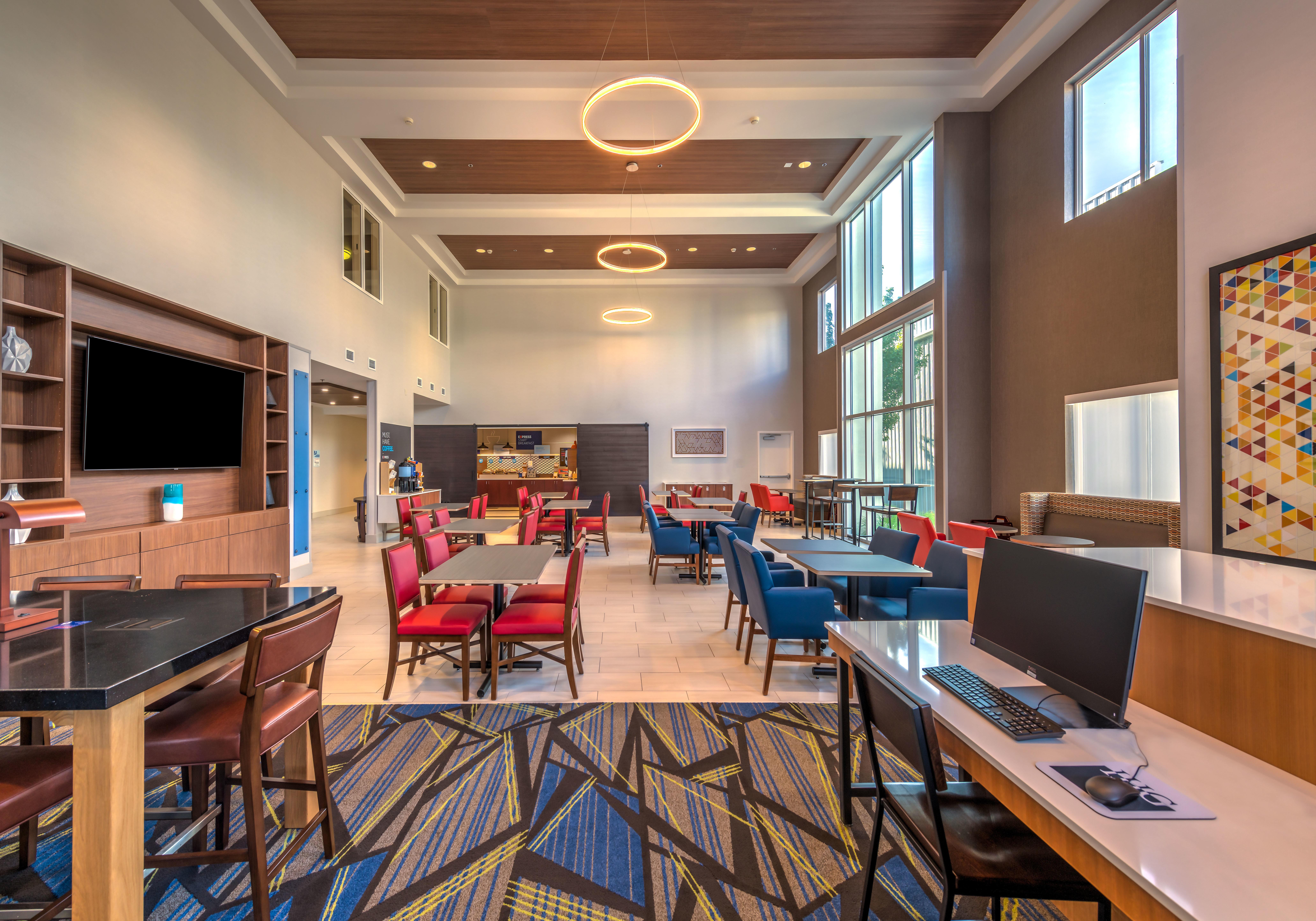 Holiday Inn Express Reno Airport By Ihg Exterior photo